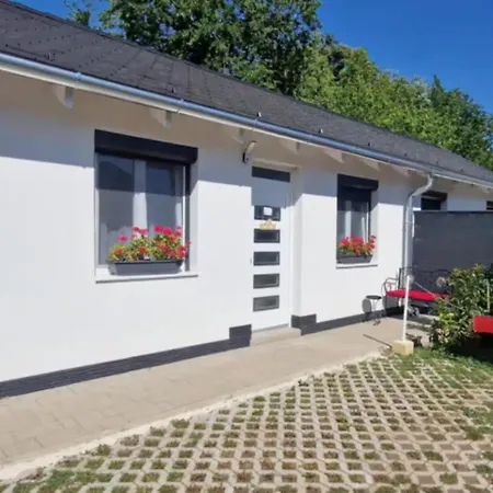 Julianna Free Parking * Budapest