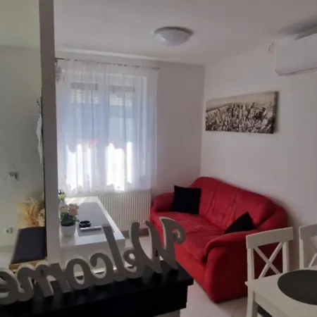 Julianna Free Parking * Budapest