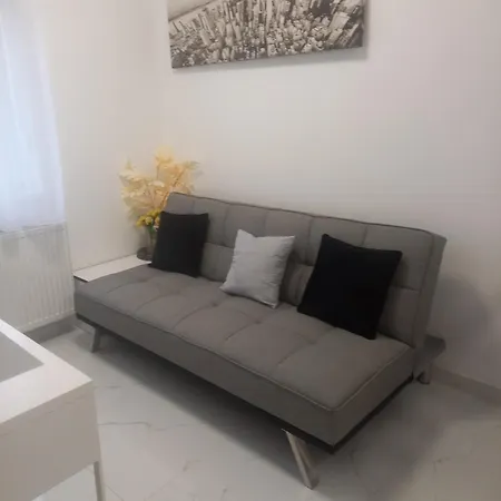 Julianna Free Parking *