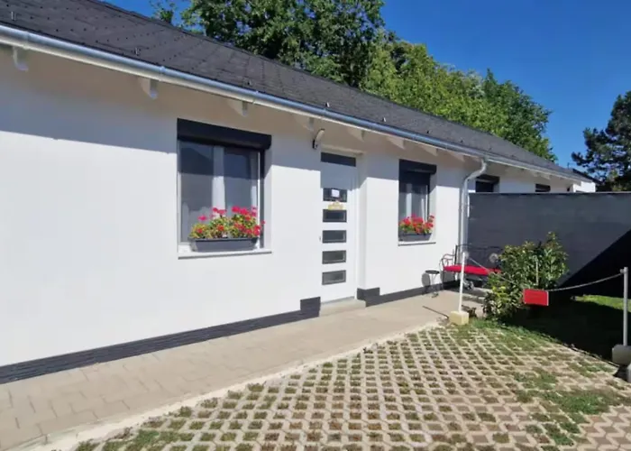 Julianna Free Parking * Budapest